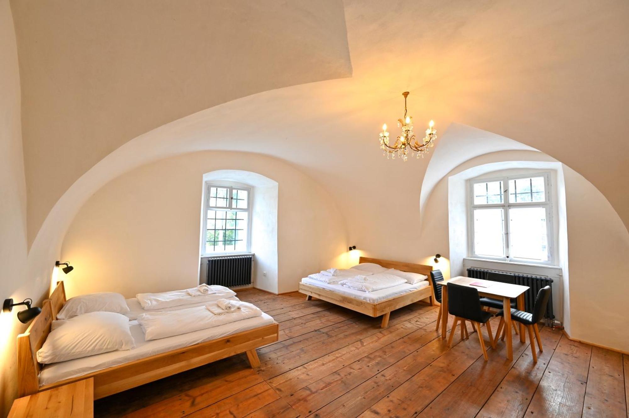 Apartment Zamecka Lesovna *